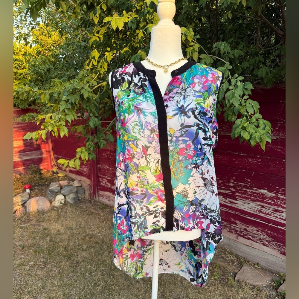 EUC- Nicole by Nicole Miller Floral High-Low Blouse - Size M